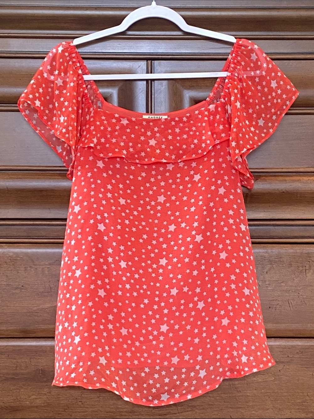 Andrée by Unit Coral Red Star-Print Flutter Sleeve Top Size Medium